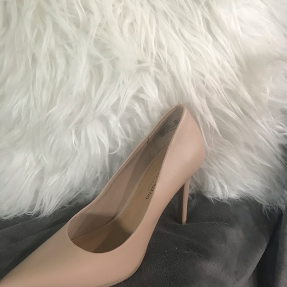 Nude size 10 classic pump💋4 for $70 - Picture 3 of 4